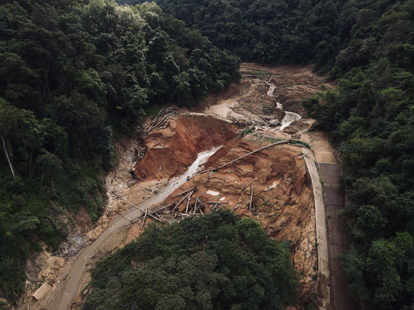 ภาพถ่ายทางอากาศจุดตลิ่งกัดเซาะ